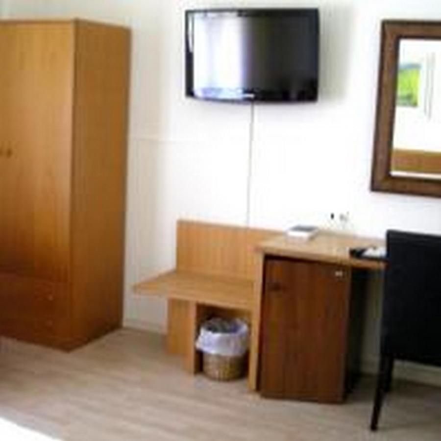 Hotel De La Ville Central Латина Екстериор снимка