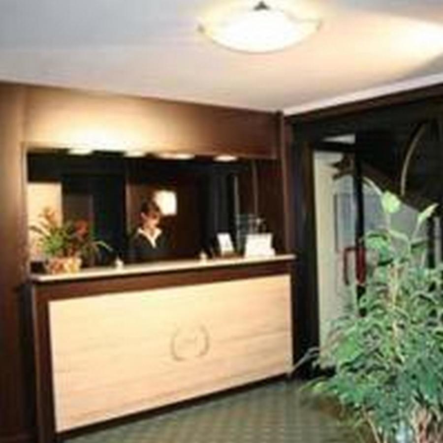 Hotel De La Ville Central Латина Екстериор снимка