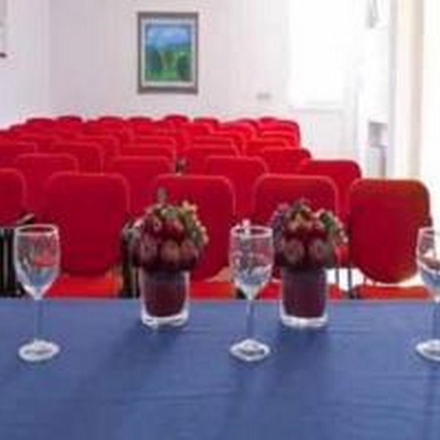 Hotel De La Ville Central Латина Екстериор снимка